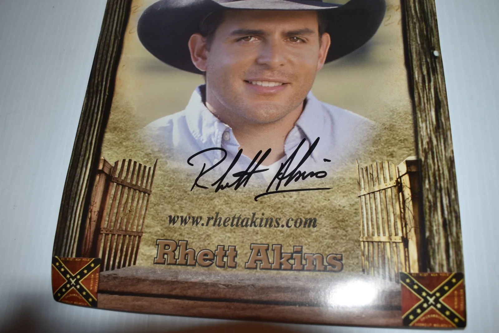RHETT AKINS 8 X 10" PROMO PHOTO- SIGNED /AUTOGRAPHED (YLG49), image 2