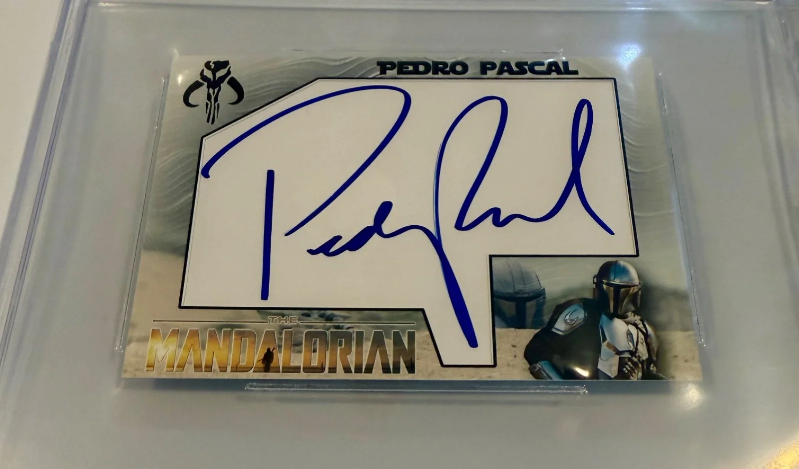 Pedro Pascal — Pedro Pascal The Mandalorian Signed Custom Cut Auto 4x6 CARD BAS Beckett Slabbed, image 2