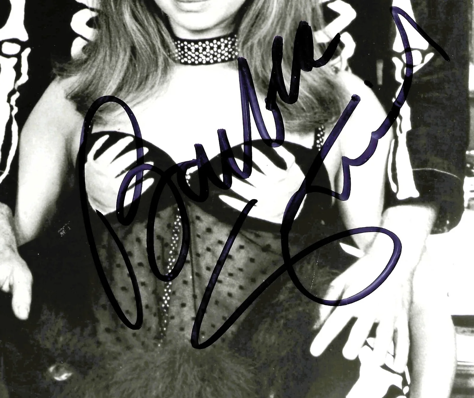 BARBRA STREISAND, George Segal — BARBRA STREISAND & George Segal signed "The Owl and the Pussycat" 8x10 with COA, изображение 2