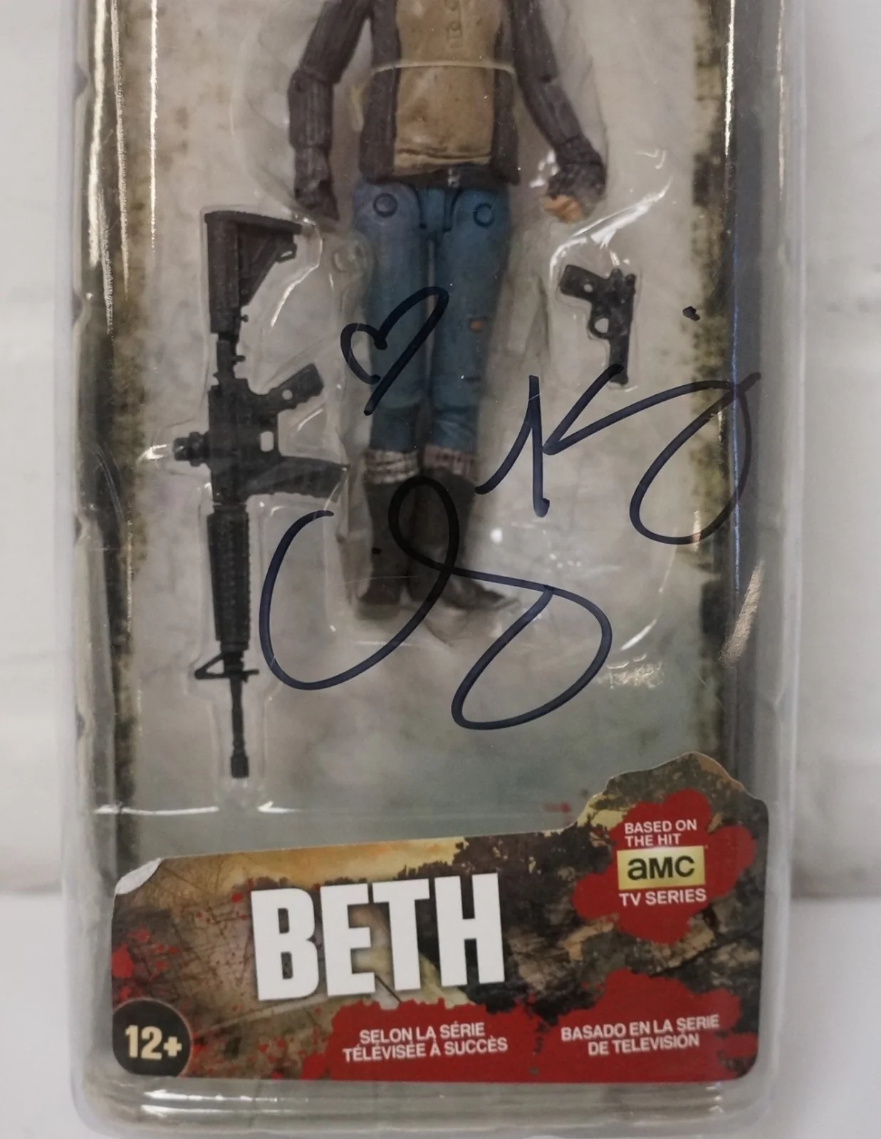 Emily Kinney — McFarlane Toys - The Walking Dead Beth Action Figure Autographed By Emily Kinney, изображение 2