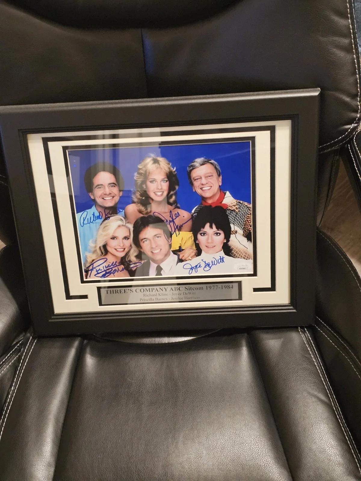 "Three's Company" Multi-Signed by 4 Cast Members 8x10 Photo Matted Framed JSA, image 2