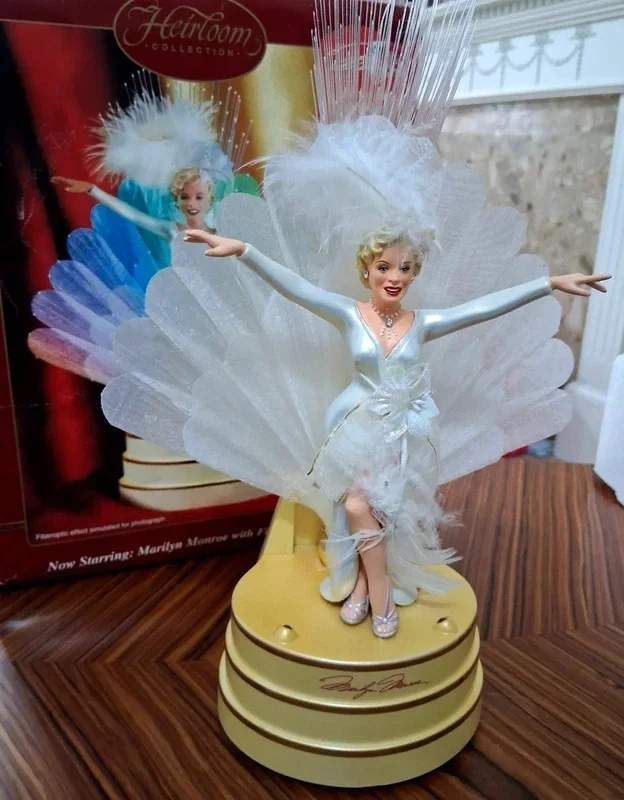MARILYN MONROE - Carlton Heirloom Collection - Fibre Optic Stage Display - New, image 2