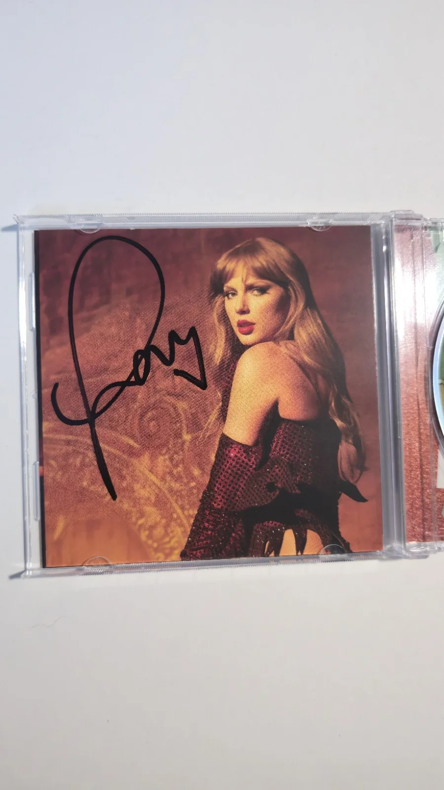 TAYLOR SWIFT “The Life of a Showgirl” CD Includes Signed Photo!, изображение 2