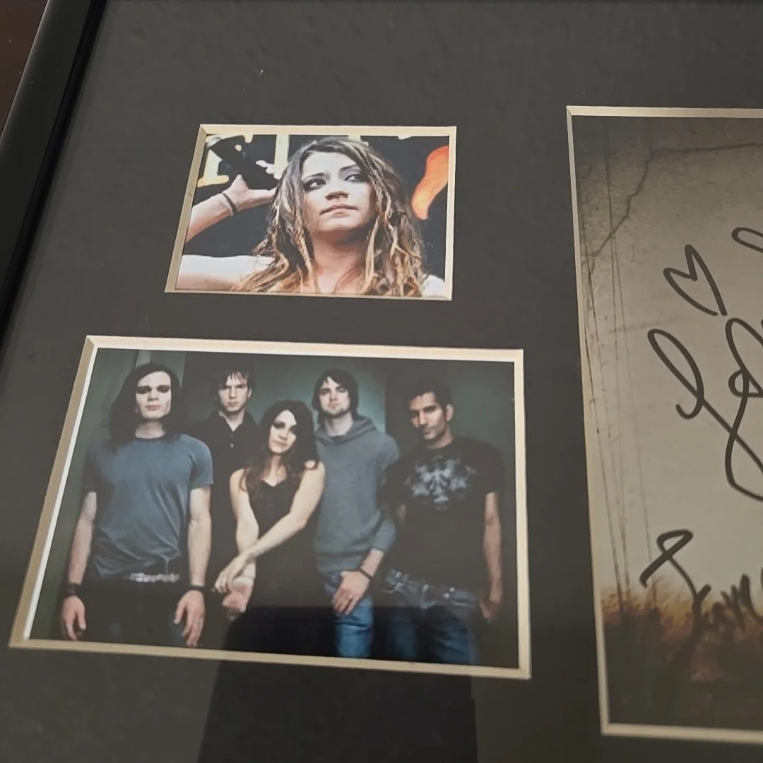 Flyleaf Self-Titled Signed Insert Lacey Sturm & Sameer Bhattacharya – 2006 Frame, image 3