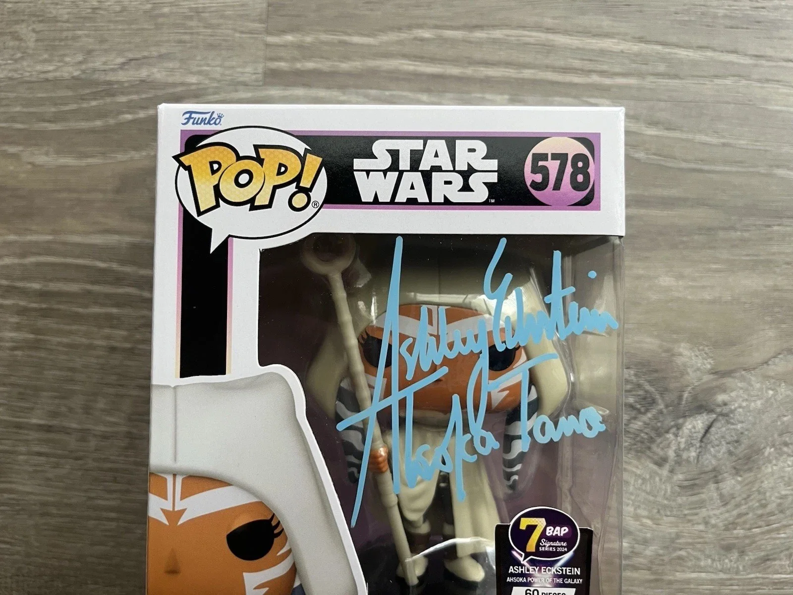 Ashley Eckstein — Ashley Eckstein Signed Ahsoka Tano Funko Pop JSA COA 7BAP Star Wars #578, изображение 3
