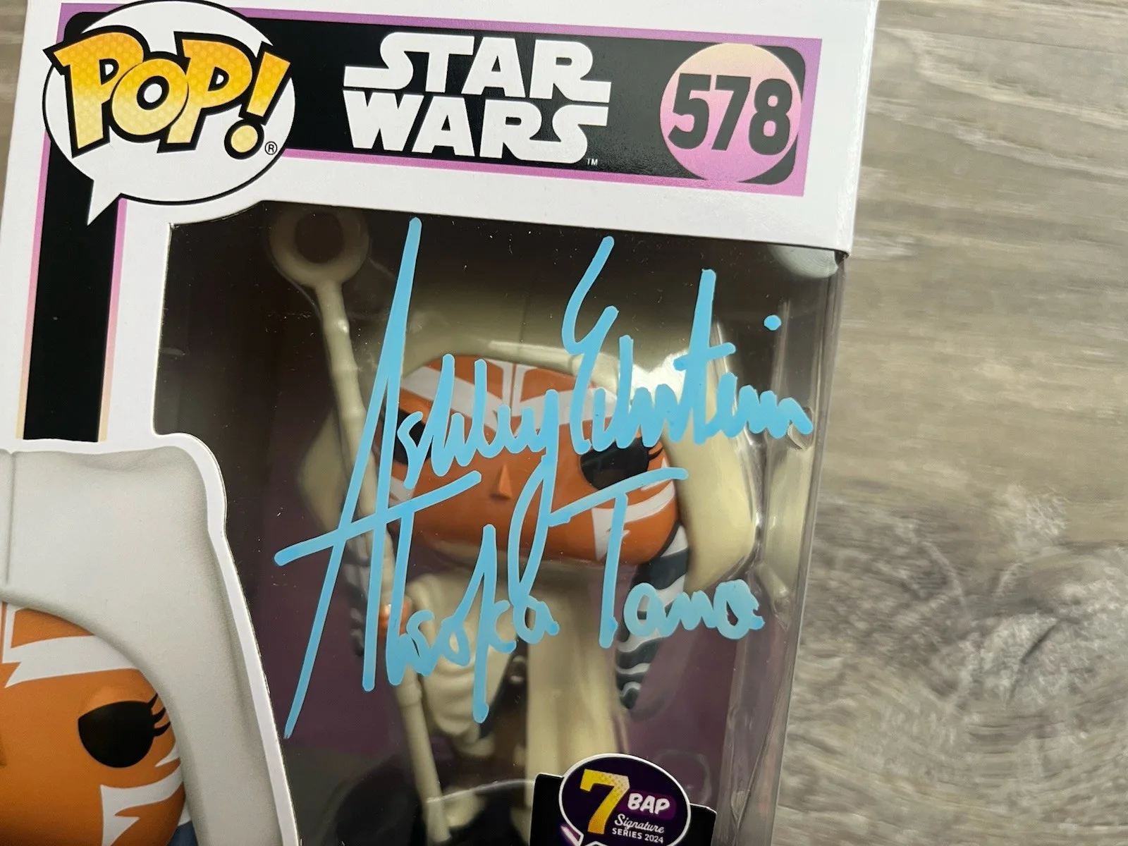 Ashley Eckstein — Ashley Eckstein Signed Ahsoka Tano Funko Pop JSA COA 7BAP Star Wars #578, изображение 5