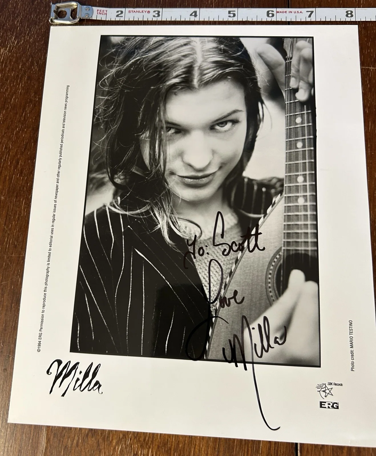 Milla Jovovich — Milla Jovovich Signed 8x10 Photo Autograph Resident Evil Action Model Musician