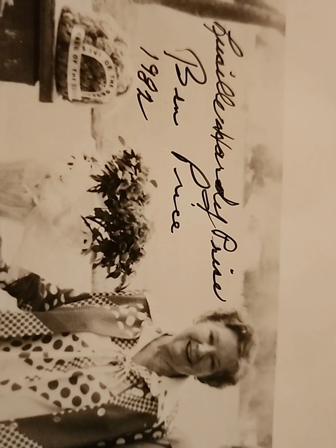 lucille hardy — LUCILLE HARDY & HUSBAND SIGNED 8X10 PHOTO POSED AT OLIVER HARDY GRAVE SITE RARE, изображение 4