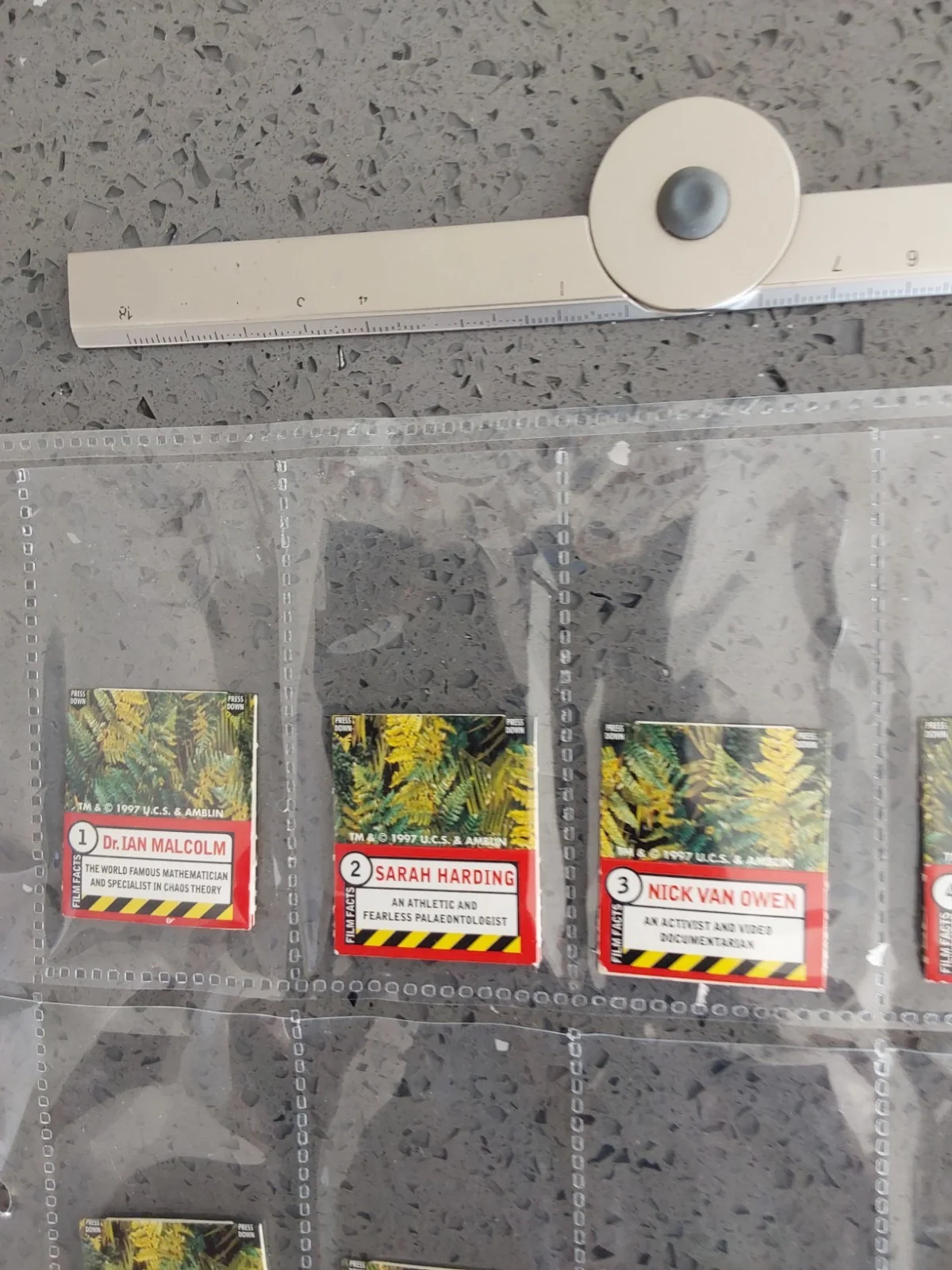HULA HOOPS TRADE CARD SET FEATURING THE LOST WORLD/JURASSIC PARK ISSUED IN 1997, image 2