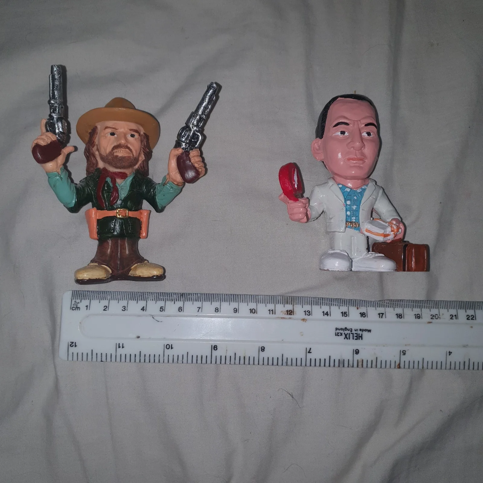 2 Resin Caricature Figures Forrest Gump And Chuck Norris, image 2