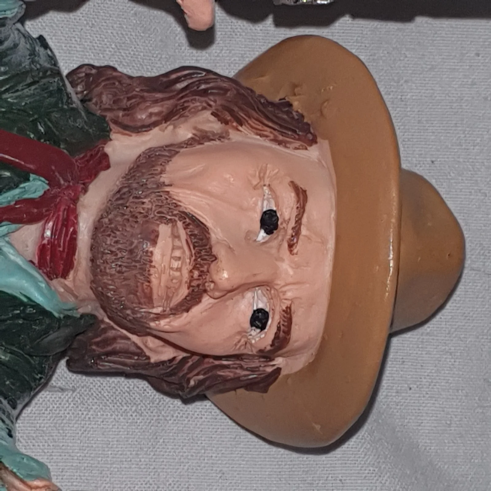 2 Resin Caricature Figures Forrest Gump And Chuck Norris, image 3