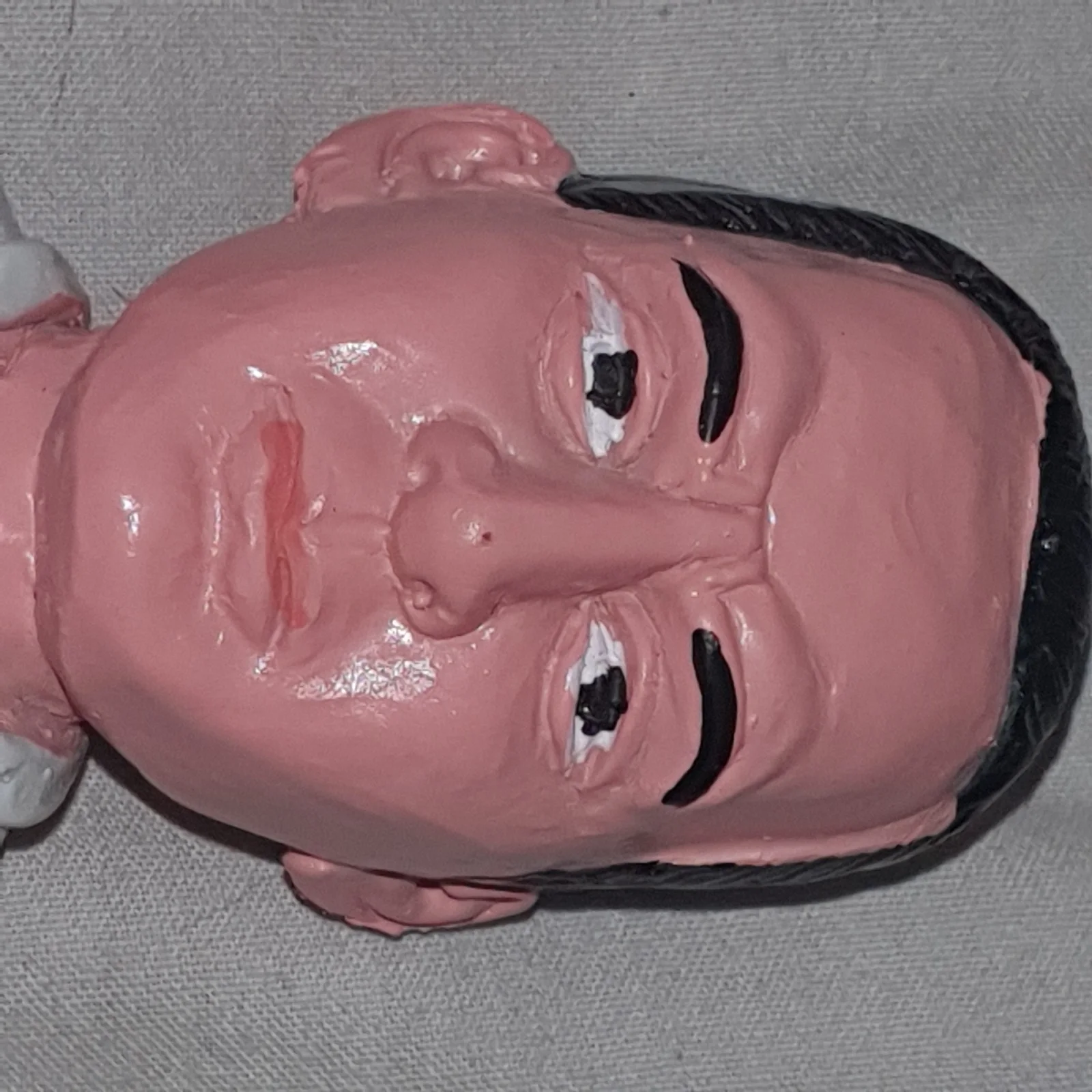 2 Resin Caricature Figures Forrest Gump And Chuck Norris, image 4