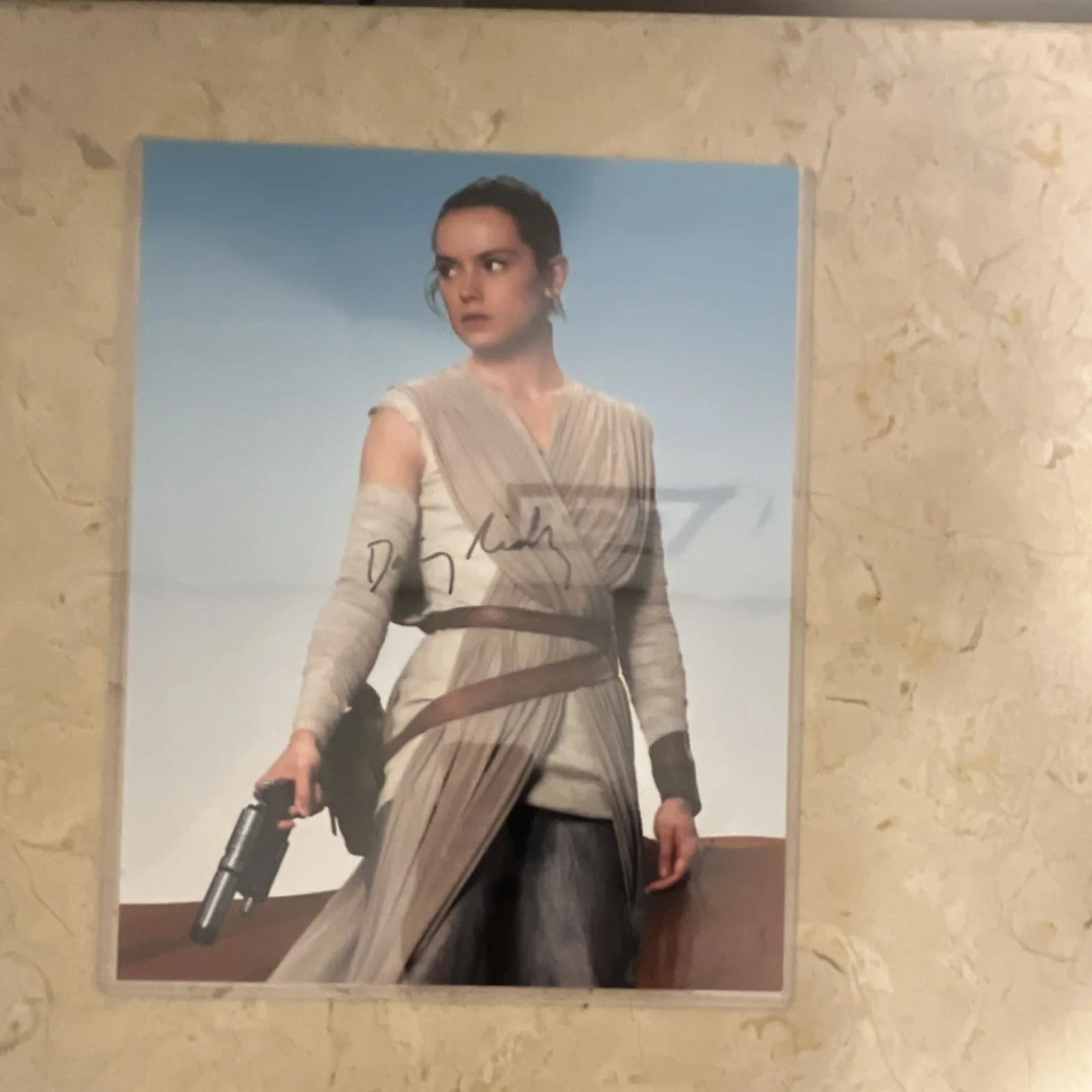 Daisy Ridley — Daisy Ridley Signed Star Wars: The Force Awakens 11x14 Photo Halidon COA, изображение 4