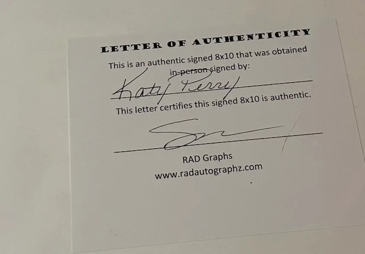 Katy Perry Signed 8x10 Photo Music Superstar with COA, изображение 2