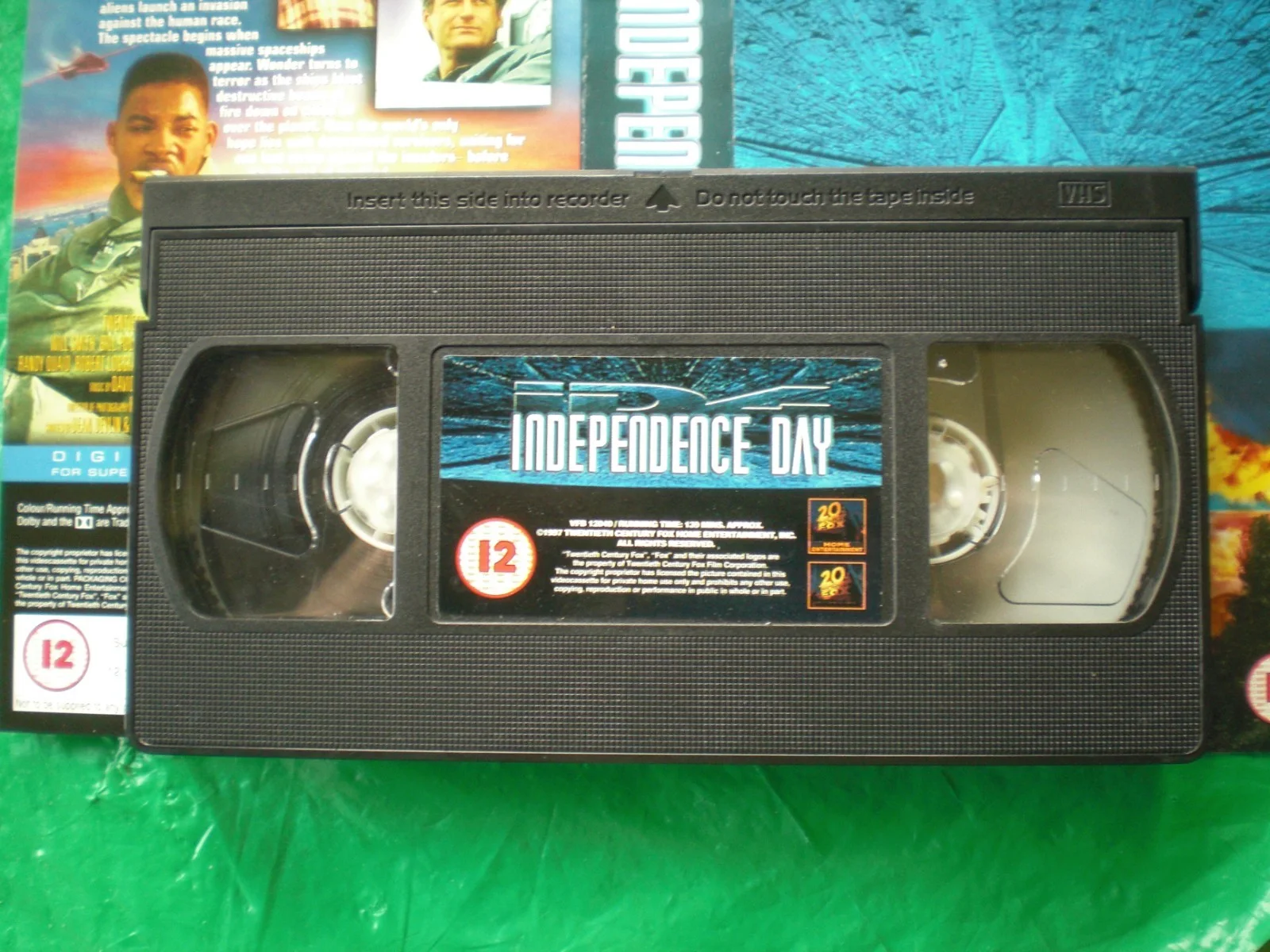 INDEPENDENCE DAY VIDEO SLEEVE + FREE TAPE (WATCHED ONCE FROM NEW) 17221, image 2