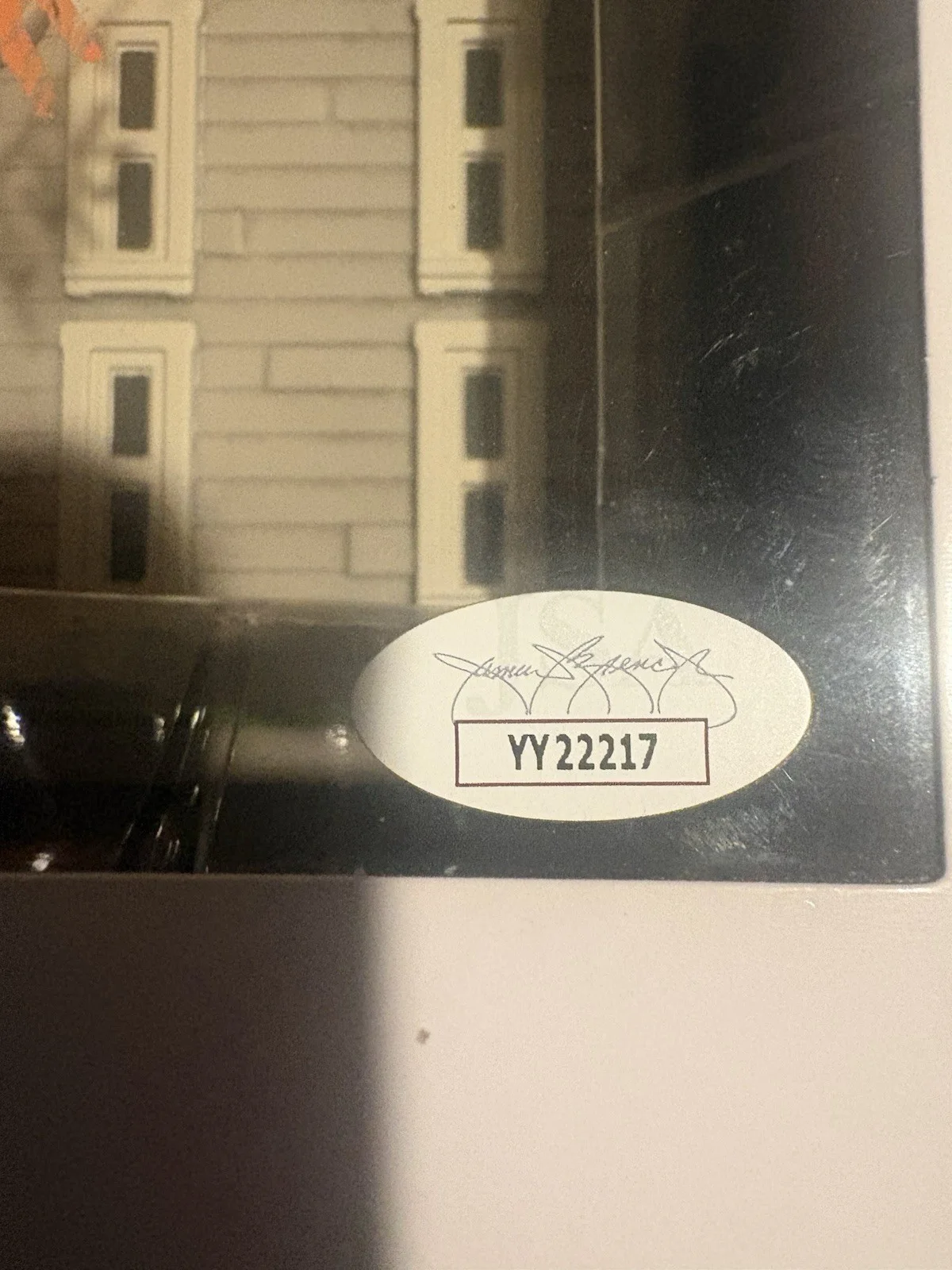 multiple cast look at pictures for JSA, who signed — Halloween Michael Myers House 7 main cast signed JSA Auth, изображение 5