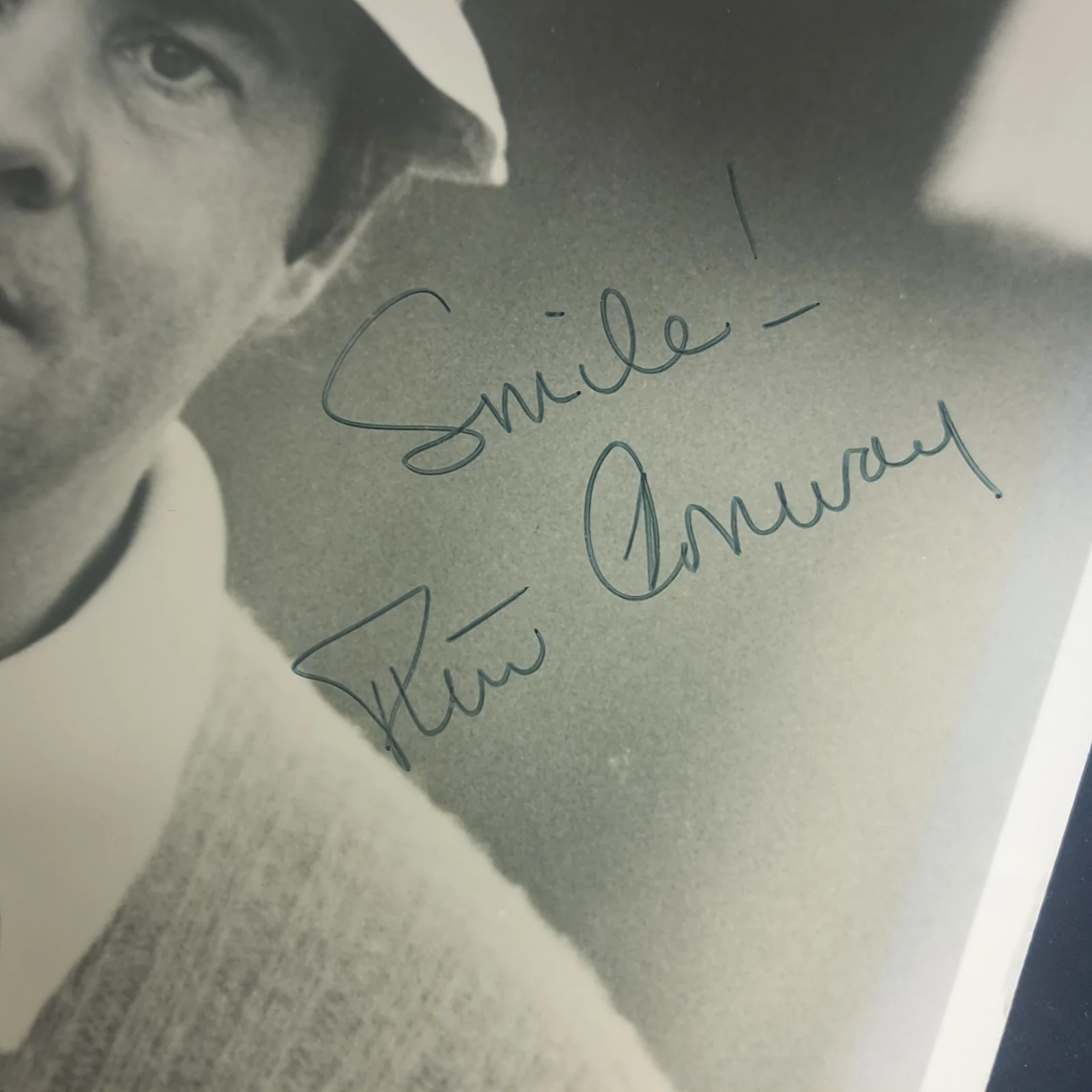 Tim Conway — Tim Conway Signed 8x10 B&W Photo "Smile" Inscription Carol Burnett Show, изображение 2