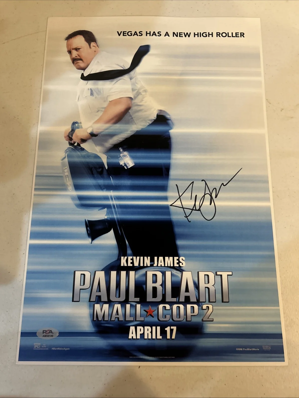 Kevin James — KEVIN JAMES SIGNED AUTOGRAPH 12x18 MOVIE POSTER PSA COA PAUL BLART MALL COP 2, изображение 2