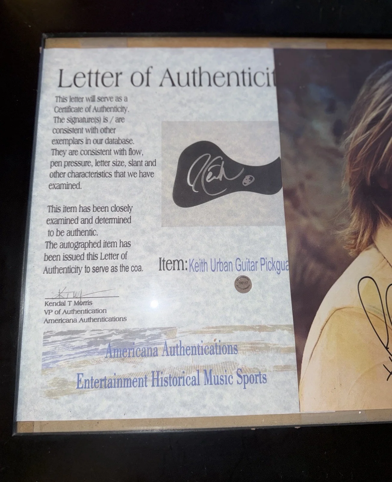 Keith Urban Autographed Guitar Pickguard And Photo, изображение 2