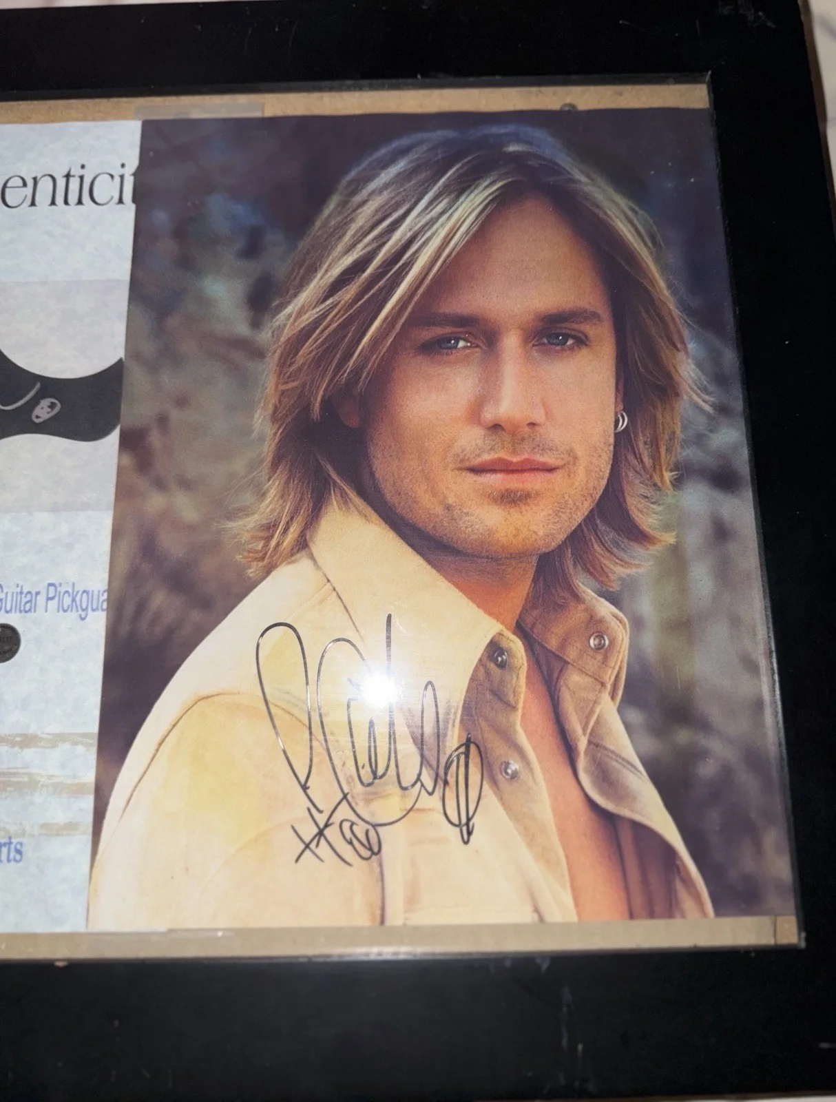 Keith Urban Autographed Guitar Pickguard And Photo, изображение 3