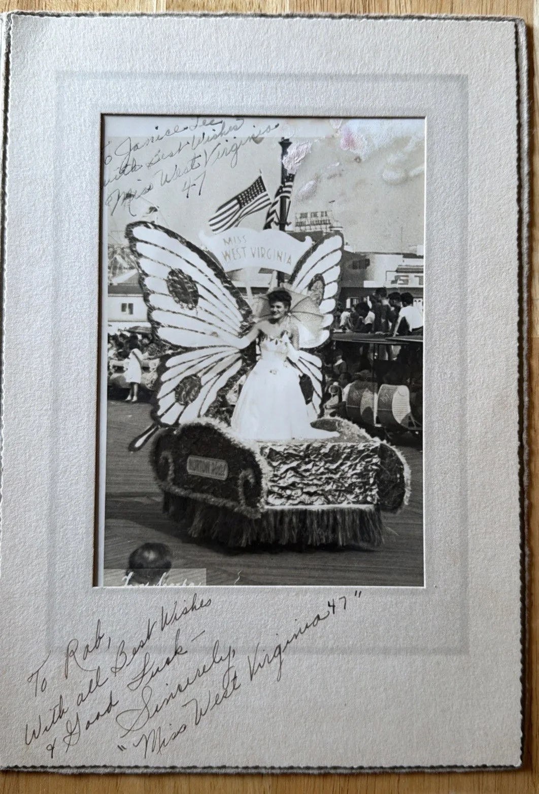 Joan Estep Miss West Virginia 1947 — Joan Estep -Miss West Virginia 1947 -Two Signed Portraits, news clipping & photo, изображение 2