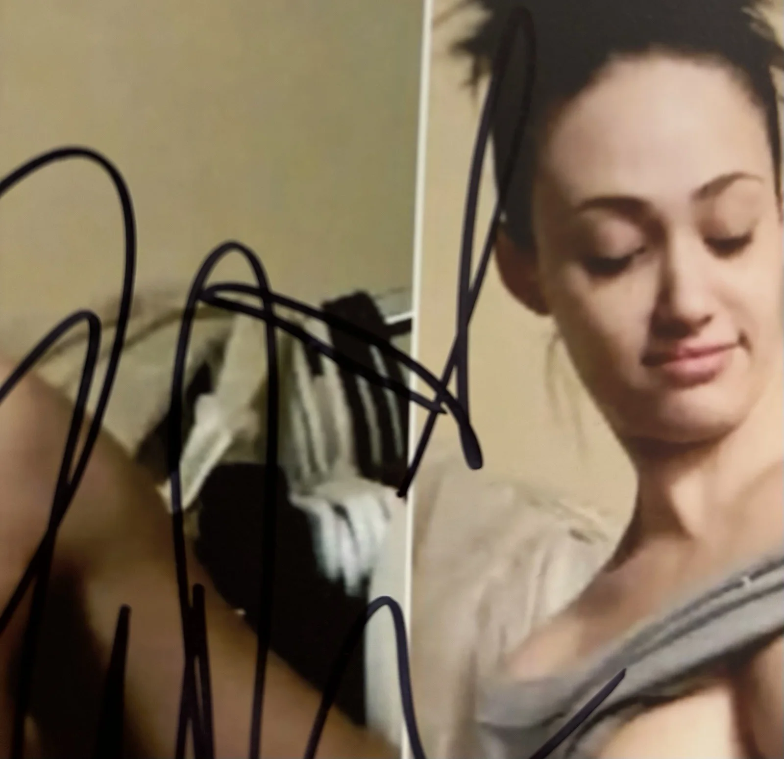 Emmy Rossum /Shameless Hot Eyes Sexy Body Signed Autograph 8x10 Photo COA, изображение 2