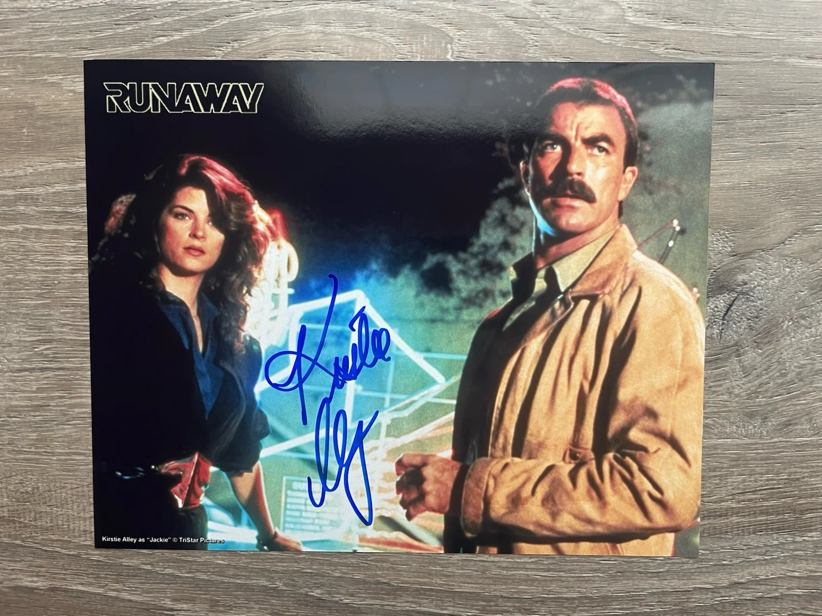 Kirstie Alley — Kirstie Alley Signed Runaway 8x10 Photo Beckett COA Autograph, изображение 2