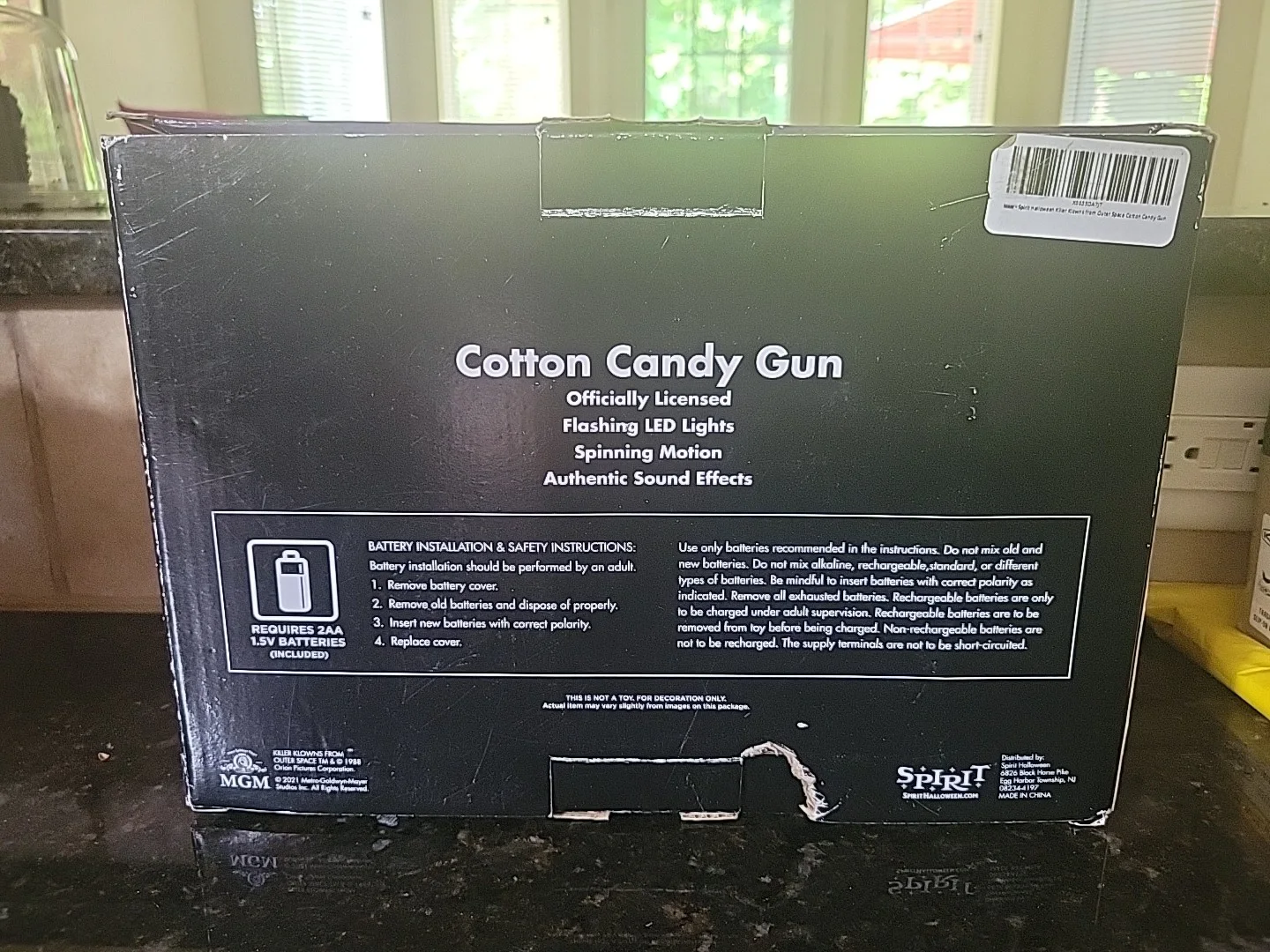 Edward Chiodo Stephen Chiodo Charlie Chiodo — SIGNED Killer Klowns Chiodo Brothers Cotton Candy Gun Beckett BAS WITNESSED COA, изображение 3