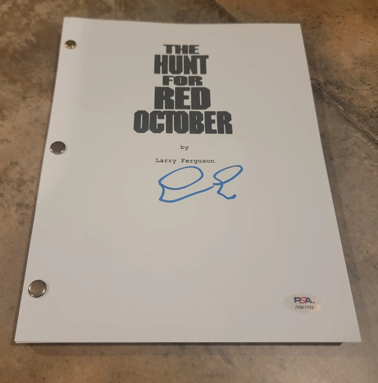 Stellan Skarsgard — Stellan Skarsgard signed The Hunt for Red October script full 114 pages PSA DNA