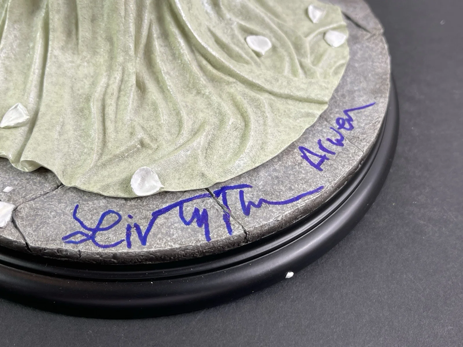 Liv Tyler — WETA The Lord of the Rings Coronation Arwen Signed By Liv Tyler Beckett COA, изображение 4