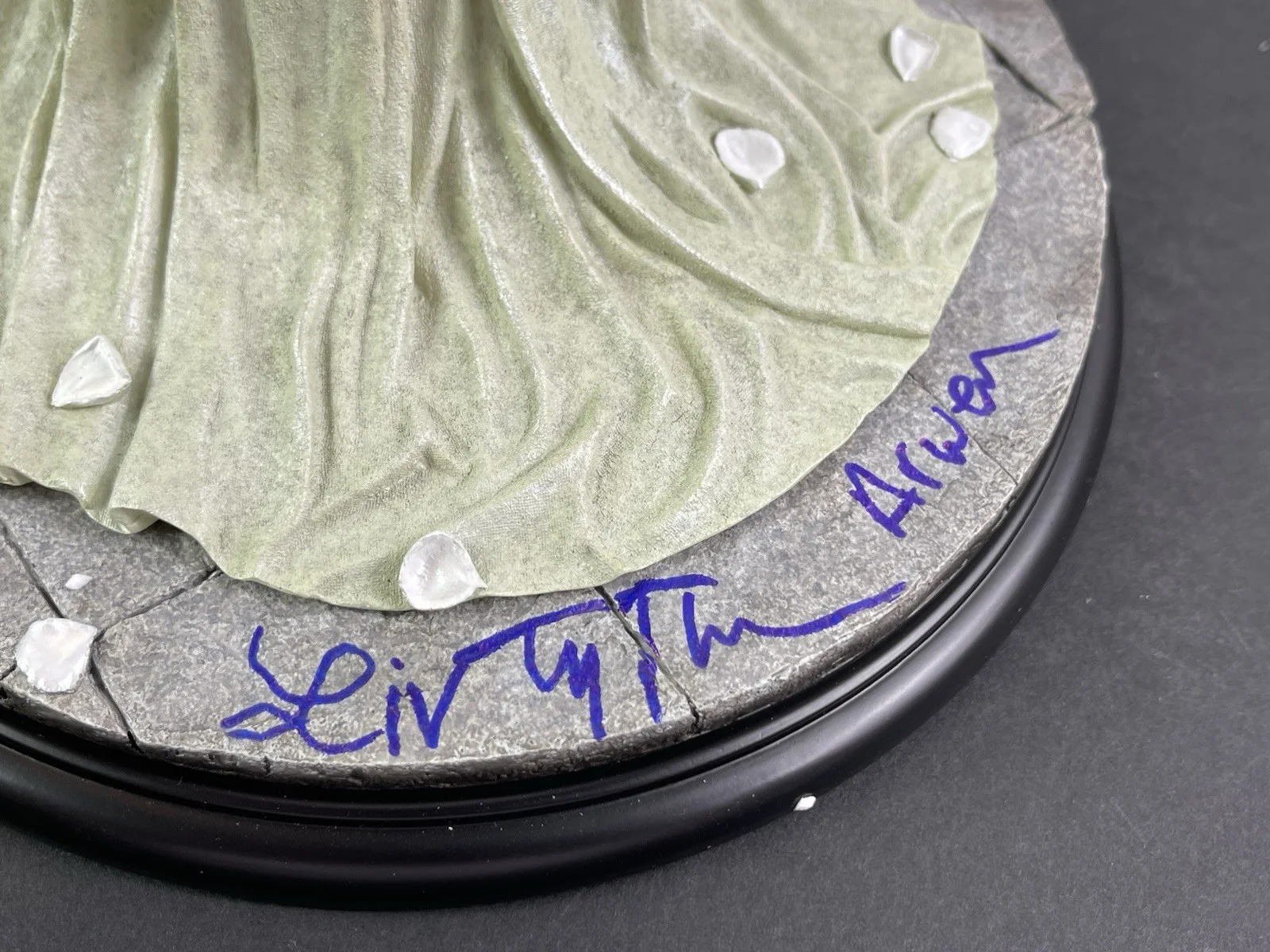 Liv Tyler — WETA The Lord of the Rings Coronation Arwen Signed By Liv Tyler Beckett COA, изображение 5
