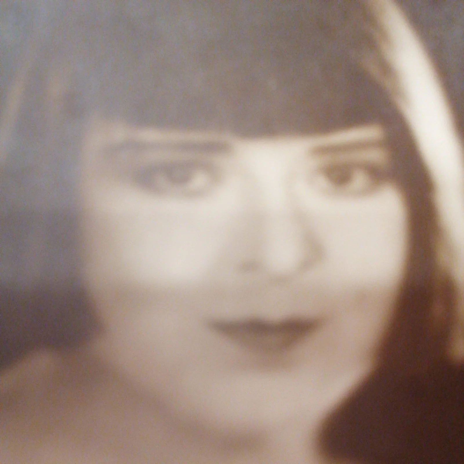 Collen Moore French Postcard circ 1920s, image 2