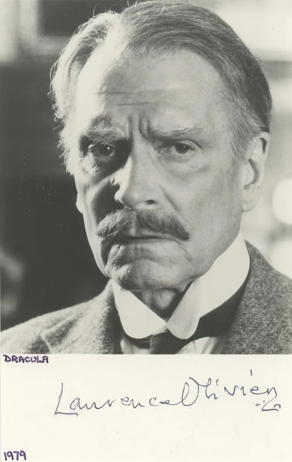 Laurence Olivier — Laurence Olivier Dracula Authentic Signed 3.5x5.5 Photo Autographed BAS #BK43369, image 4