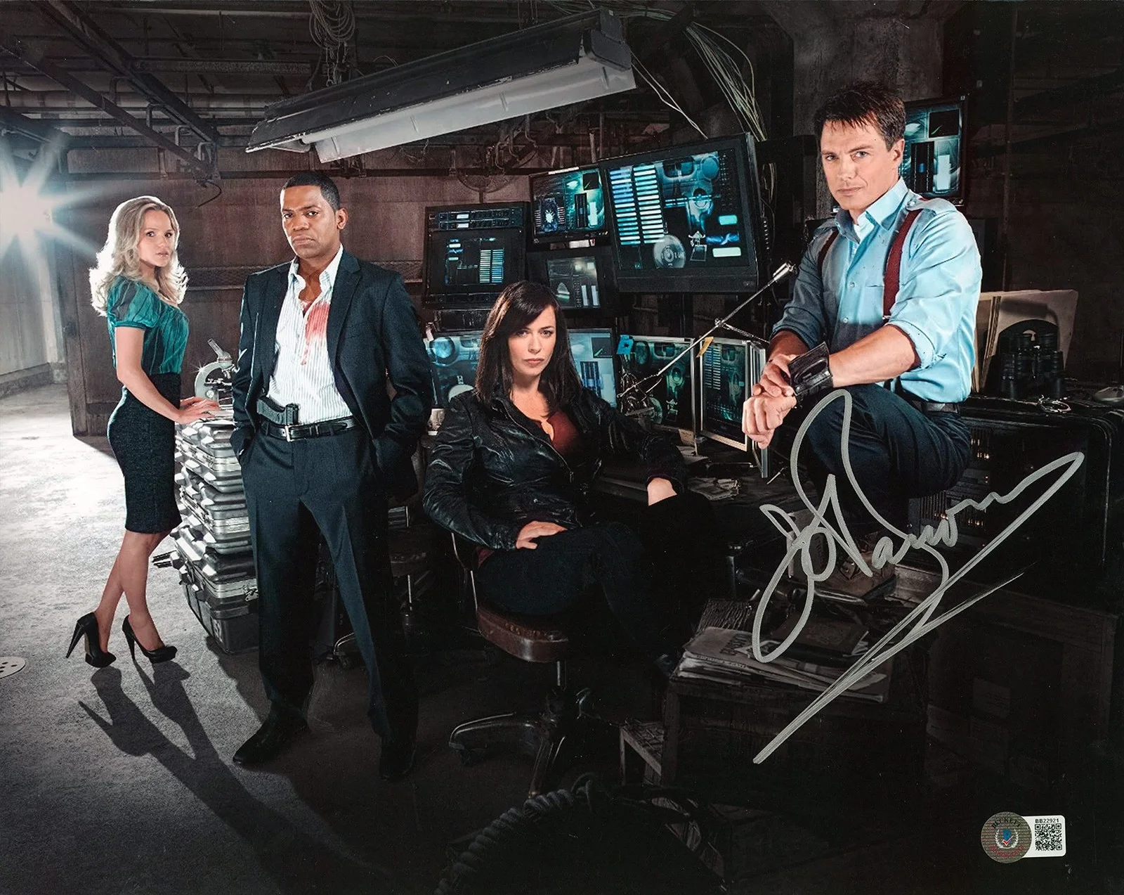John Barrowman — John Barrowman Torchwood Authentic Signed 11x14 Photo Autographed BAS #BB22921, изображение 3