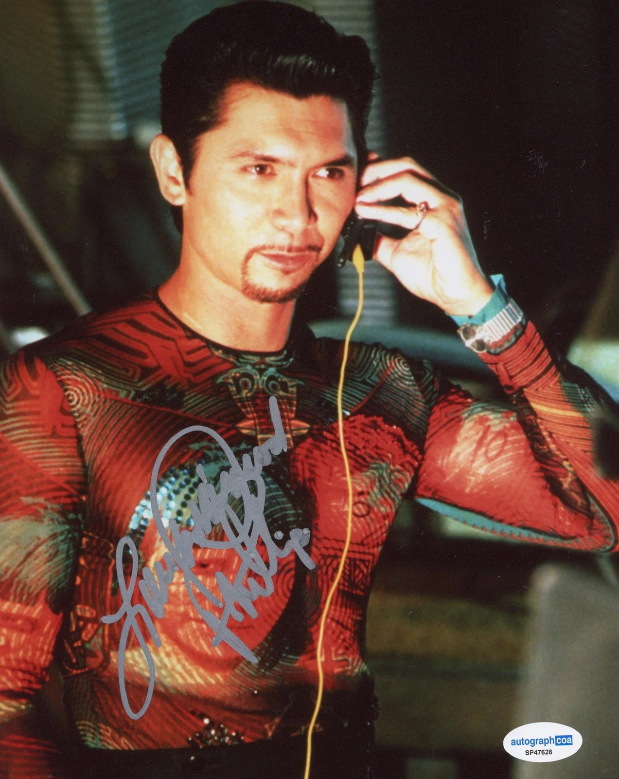 Lou Diamond Phillips — Lou Diamond Phillips "The Big Hit" AUTOGRAPH Signed 'Cisco' 8x10 Photo ACOA