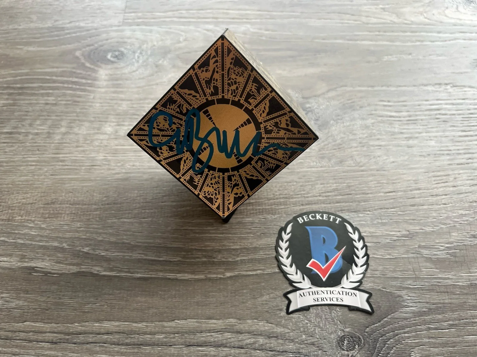 Clive Barker — Clive Barker Signed Hellraiser Puzzlebox Beckett COA Pinhead Horror Prop