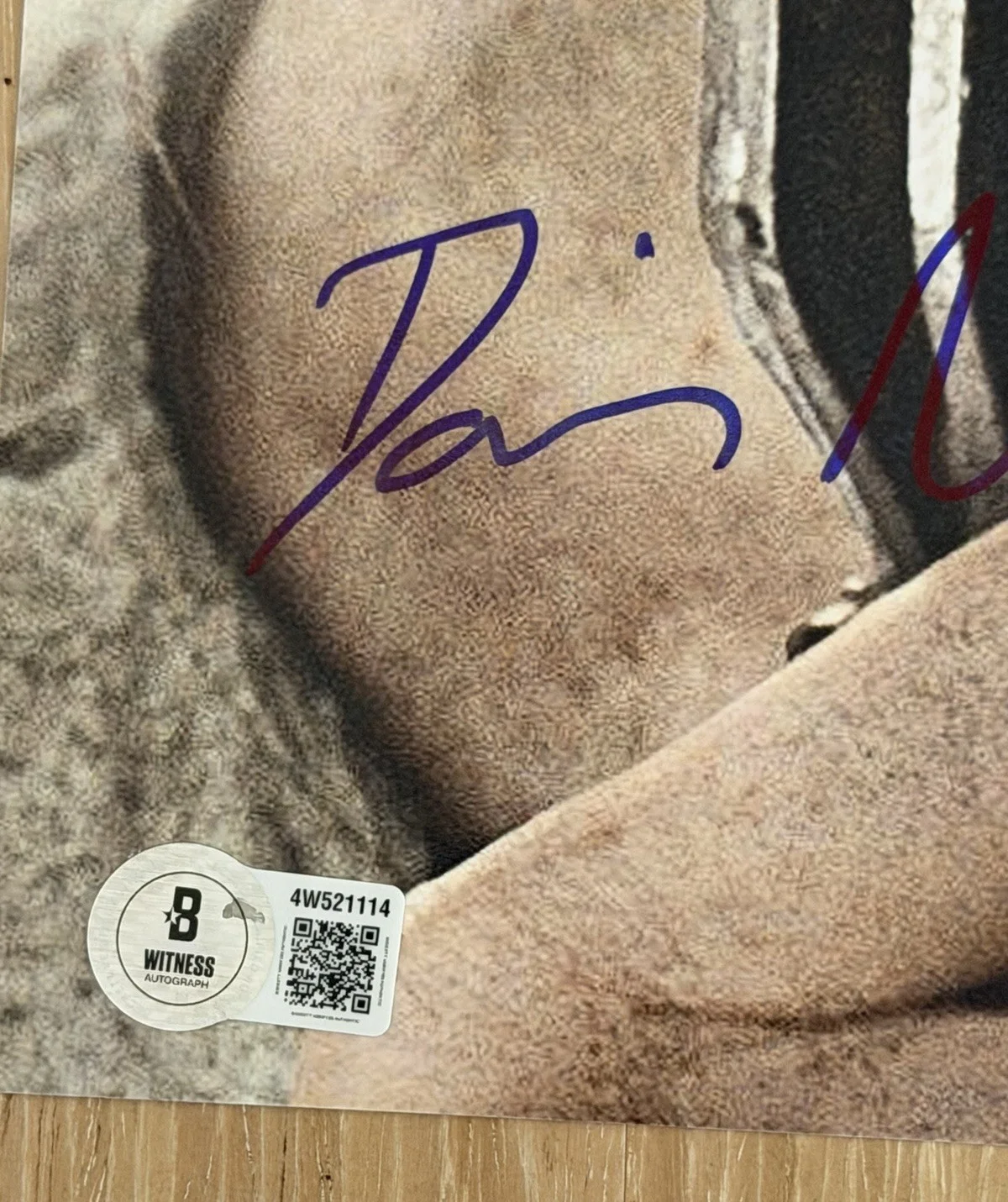 Daisy Ridley — DAISY RIDLEY SIGNED STAR WARS “REY” THE FORCE AWAKENS 11X17 PHOTO BECKETT BAS 3, image 2
