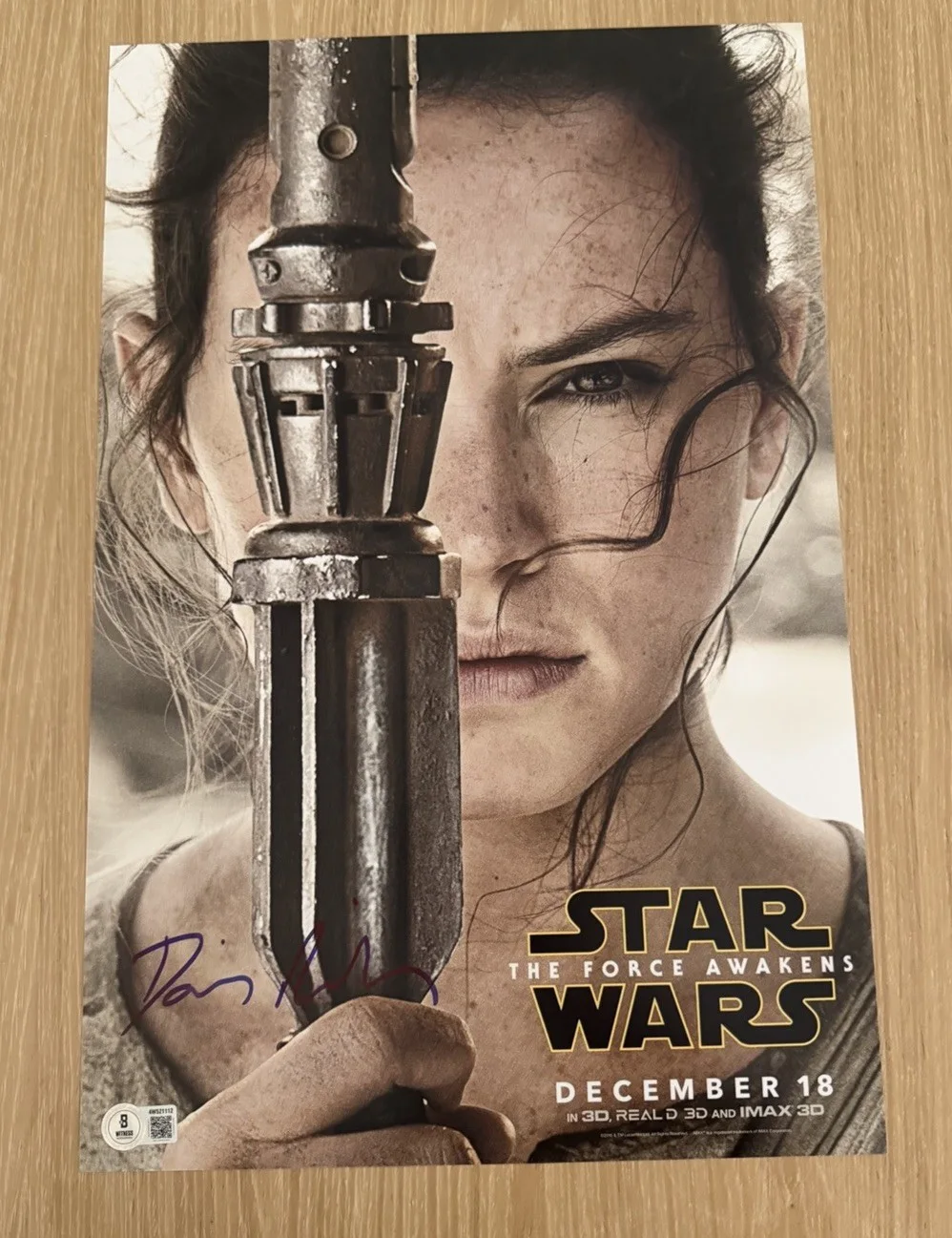 Daisy Ridley — DAISY RIDLEY SIGNED STAR WARS “REY” THE FORCE AWAKENS 11X17 PHOTO BECKETT BAS 2