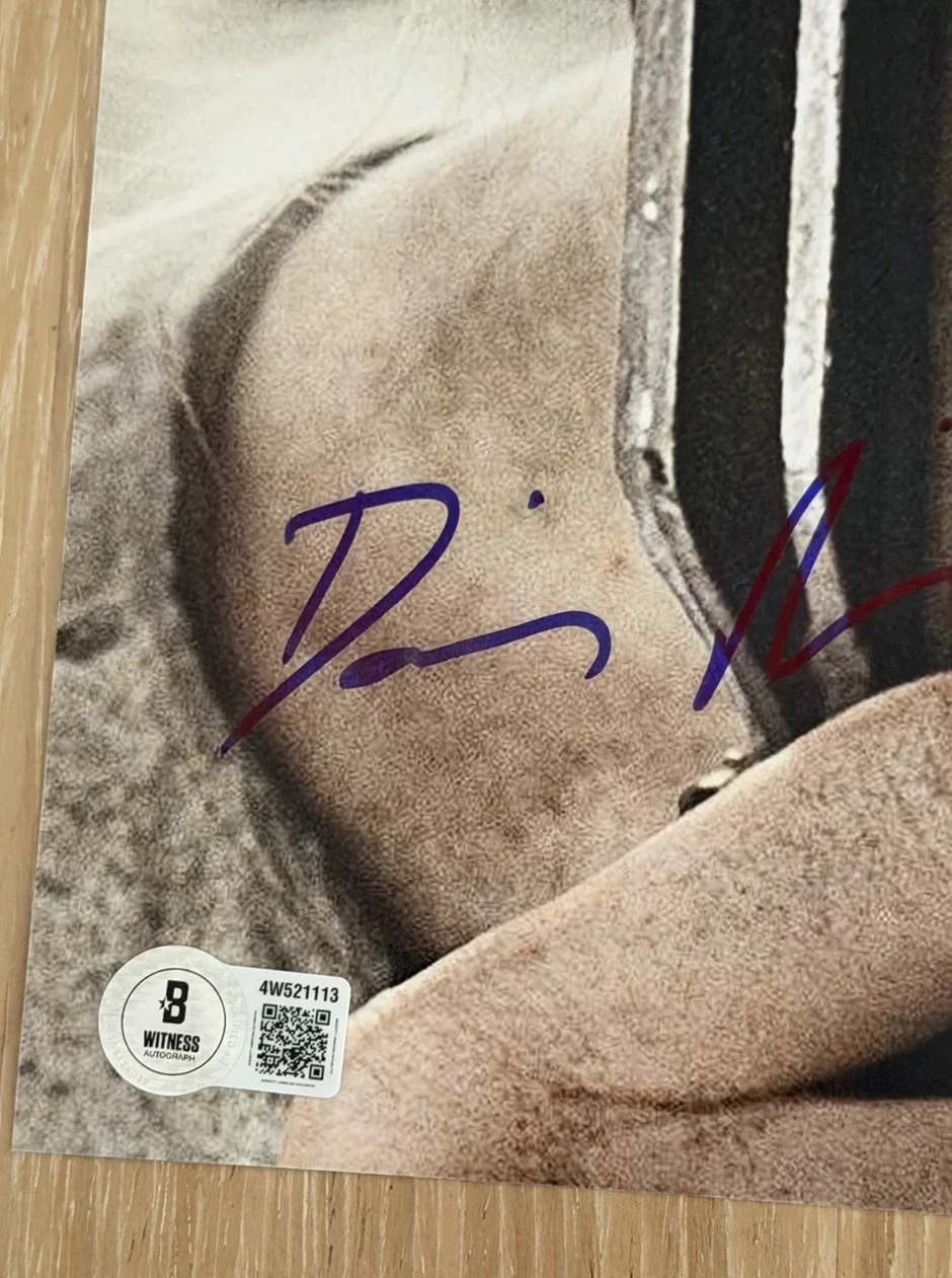 Daisy Ridley — DAISY RIDLEY SIGNED STAR WARS “REY” THE FORCE AWAKENS 11X17 PHOTO BECKETT BAS, изображение 2