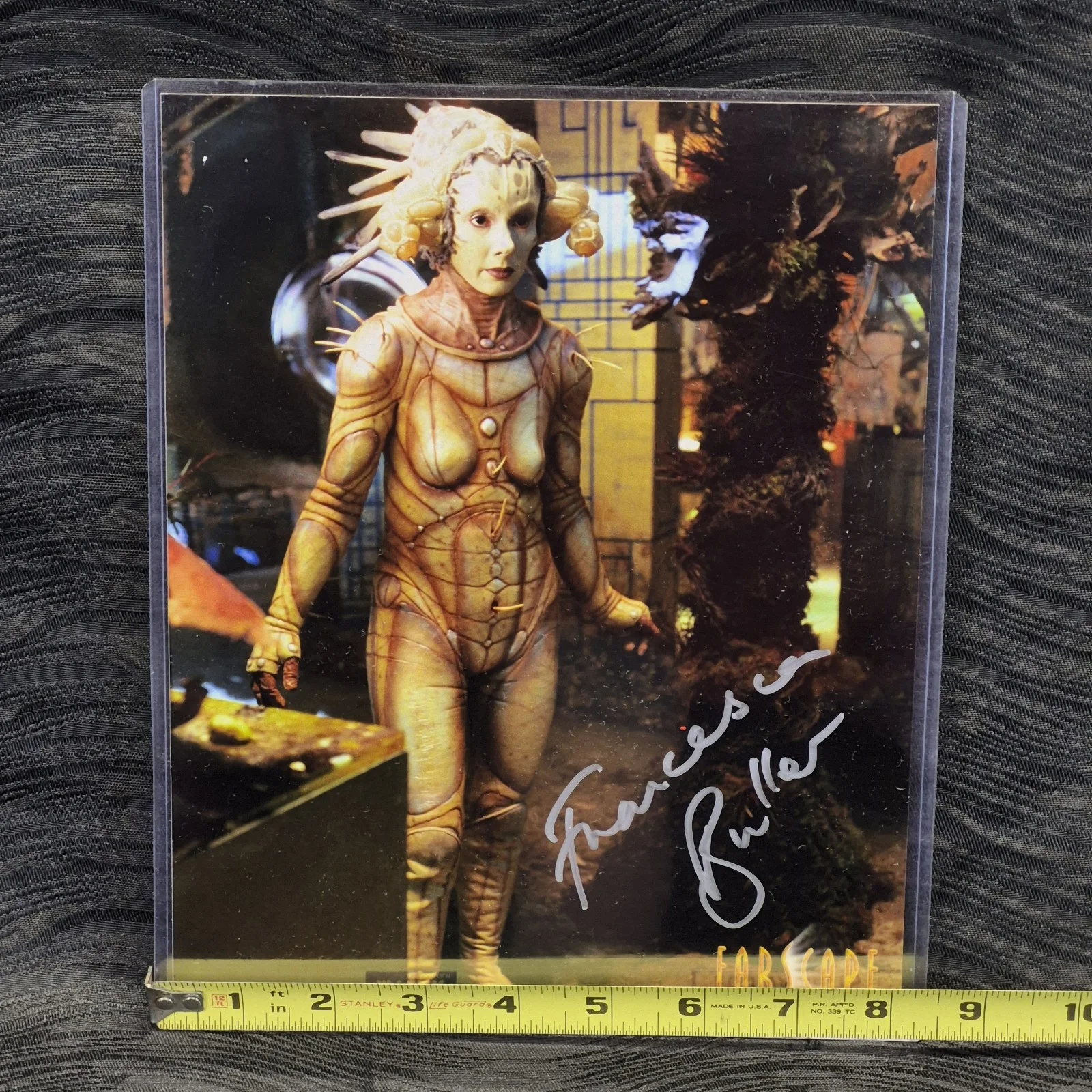 Francesa Buller as Raxil — Autographed FARSCAPE Collectible Francesa Buller/Raxil 8x10 Y2k SCI-FI Toploader, image 2
