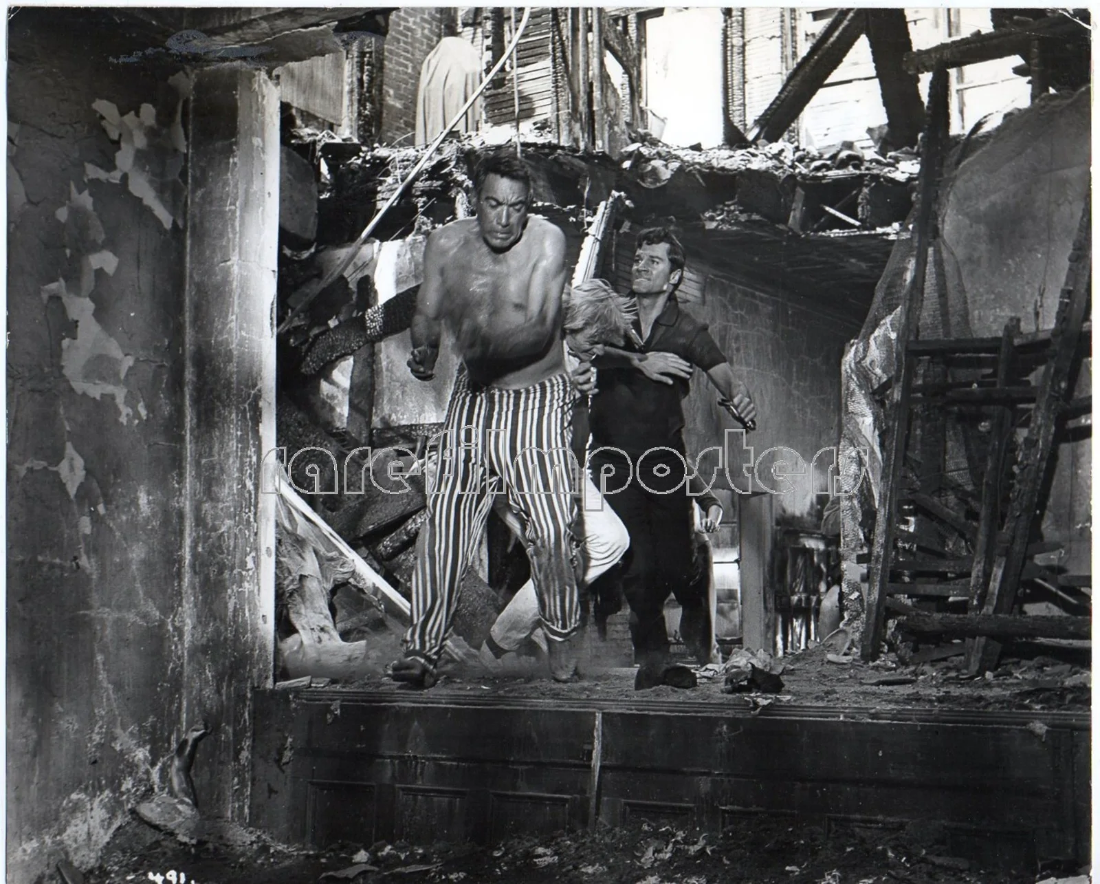 HAPPENING 1967 Anthony Quinn, George Maharis, Michael Parks 3 10x8 STILLS, image 3