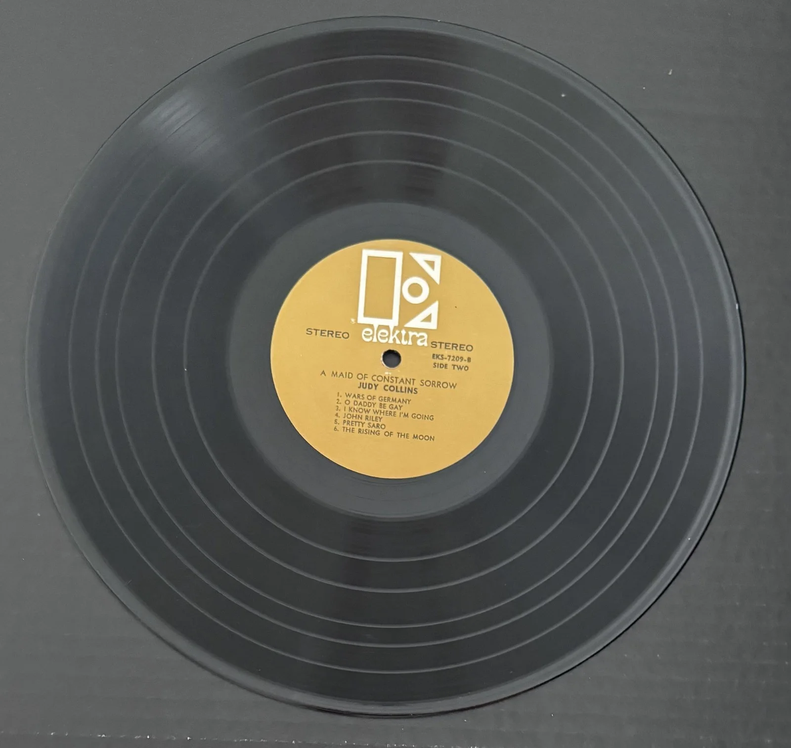 Judy Collins Signed Auto Album LP Record Cover "A Maid of Constant Sorrow" PSA, изображение 5