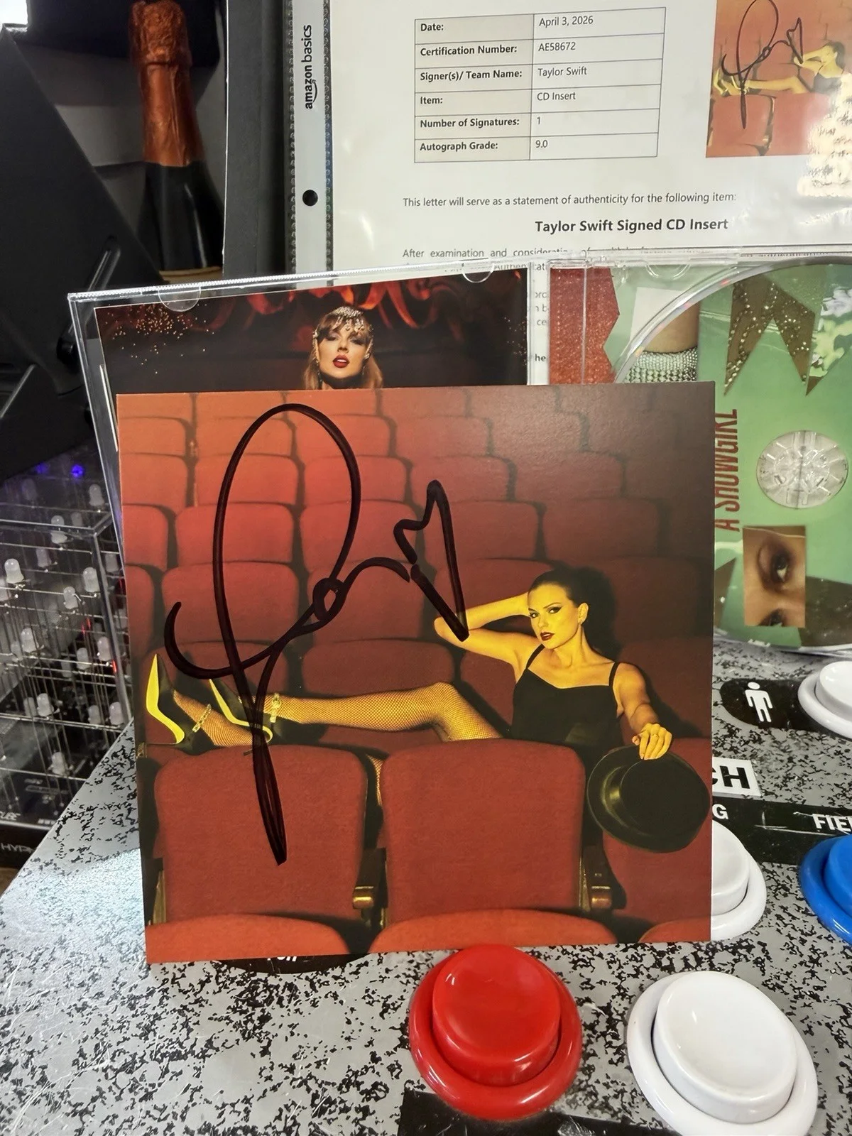 Taylor Swift Signed Autographed CD Insert "The Life of a Showgirl" Auto BAS 9, image 5