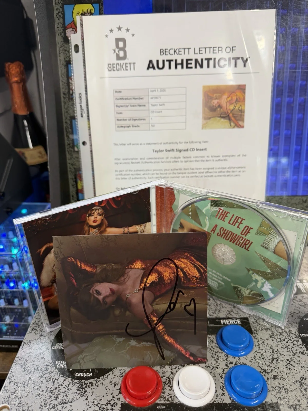 Taylor Swift Signed Autographed CD Insert "The Life of a Showgirl" Auto BAS 9, image 4