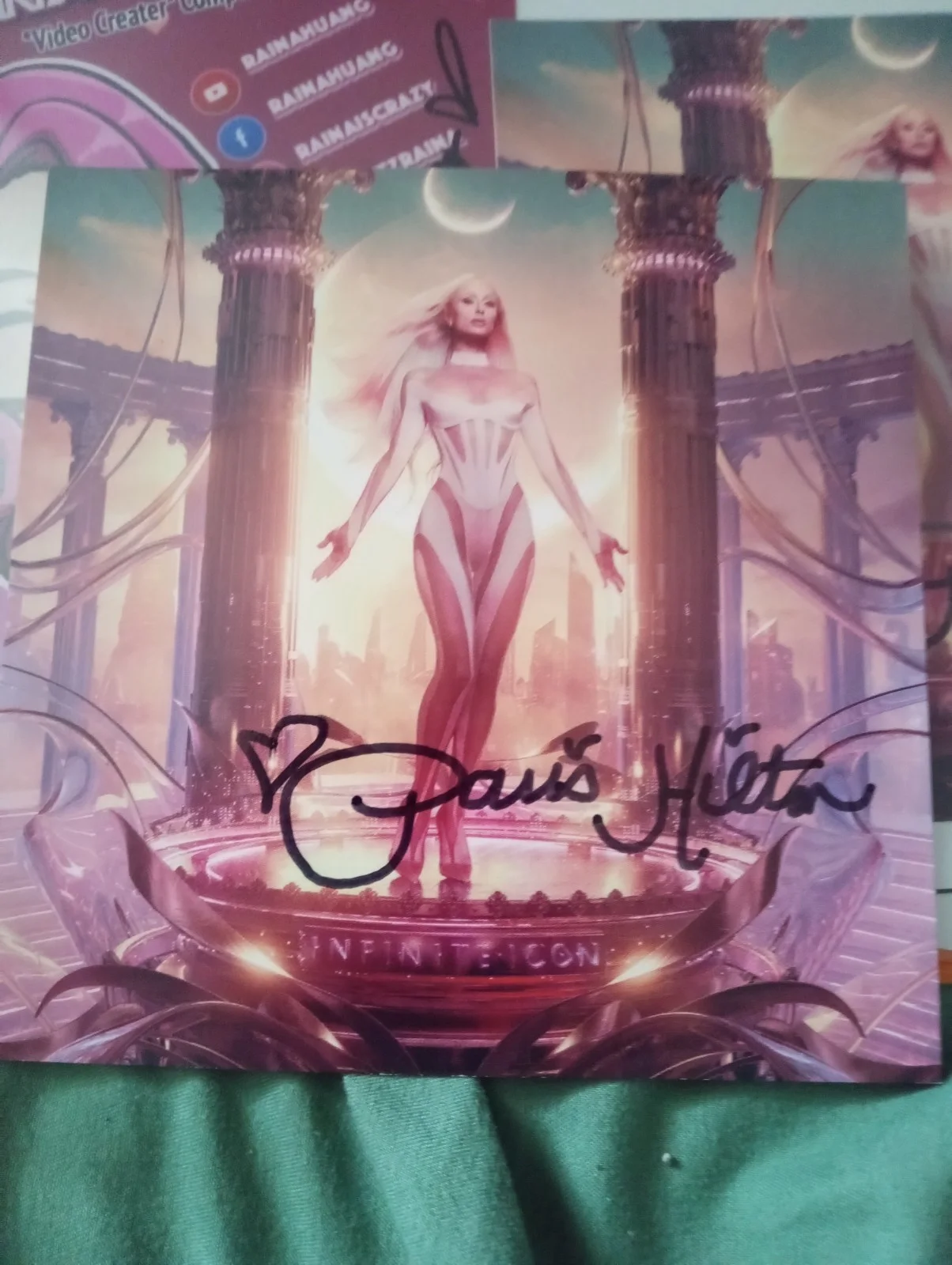 Infinite Icon Original Music CD & Booklet Paris Hilton signed insert, image 2