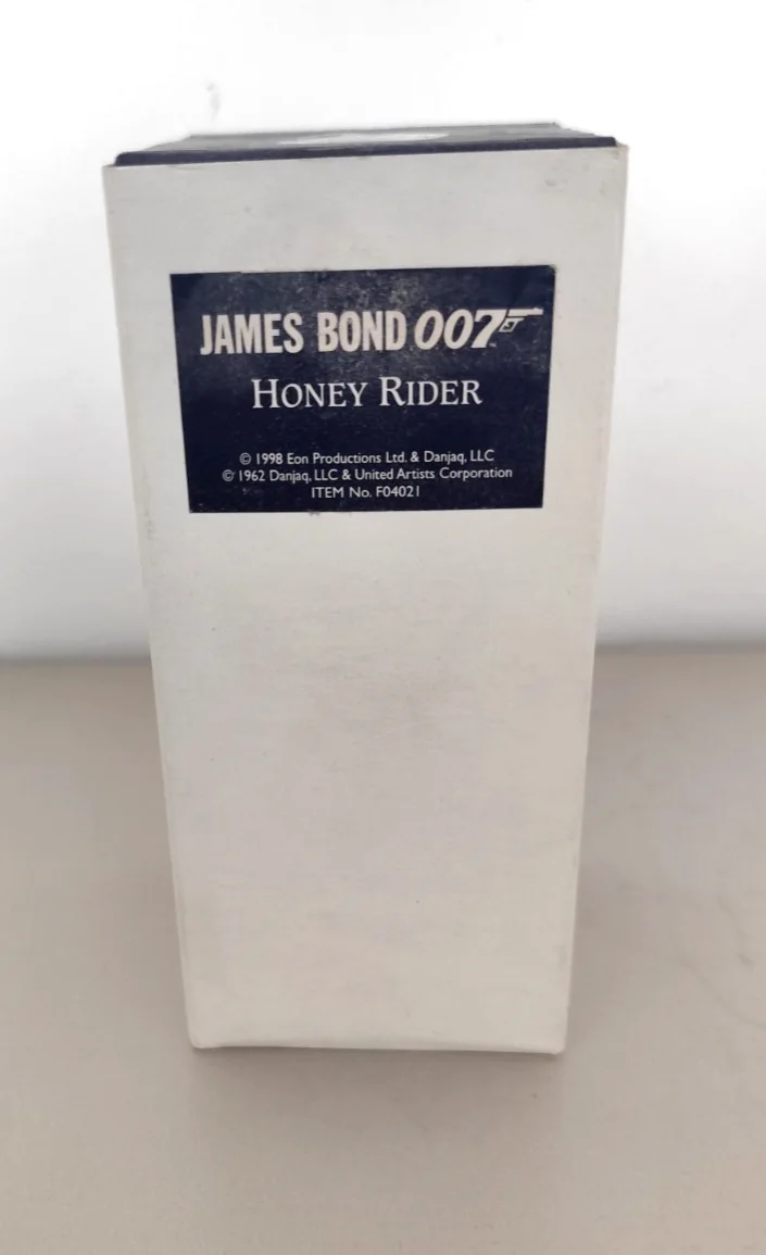 Corgi ICON James Bond Honey Rider Dr No F04021 Long Box Display Version 1998, image 2