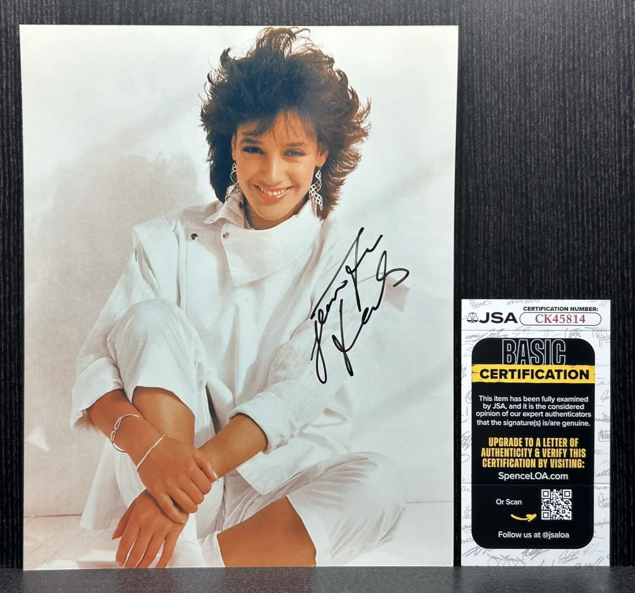 Jennifer Beals — JENNIFER BEALS SIGNED 8x10 PHOTO Original Autograph JSA COA Flashdance Actress, image 2