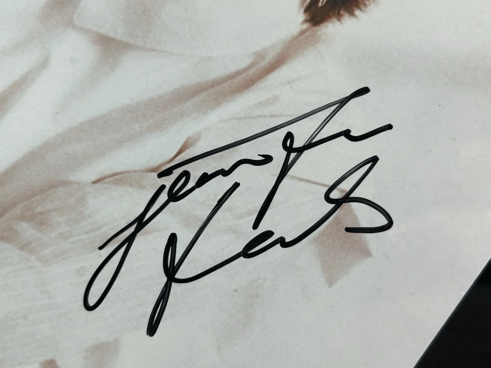 Jennifer Beals — JENNIFER BEALS SIGNED 8x10 PHOTO Original Autograph JSA COA Flashdance Actress, image 3