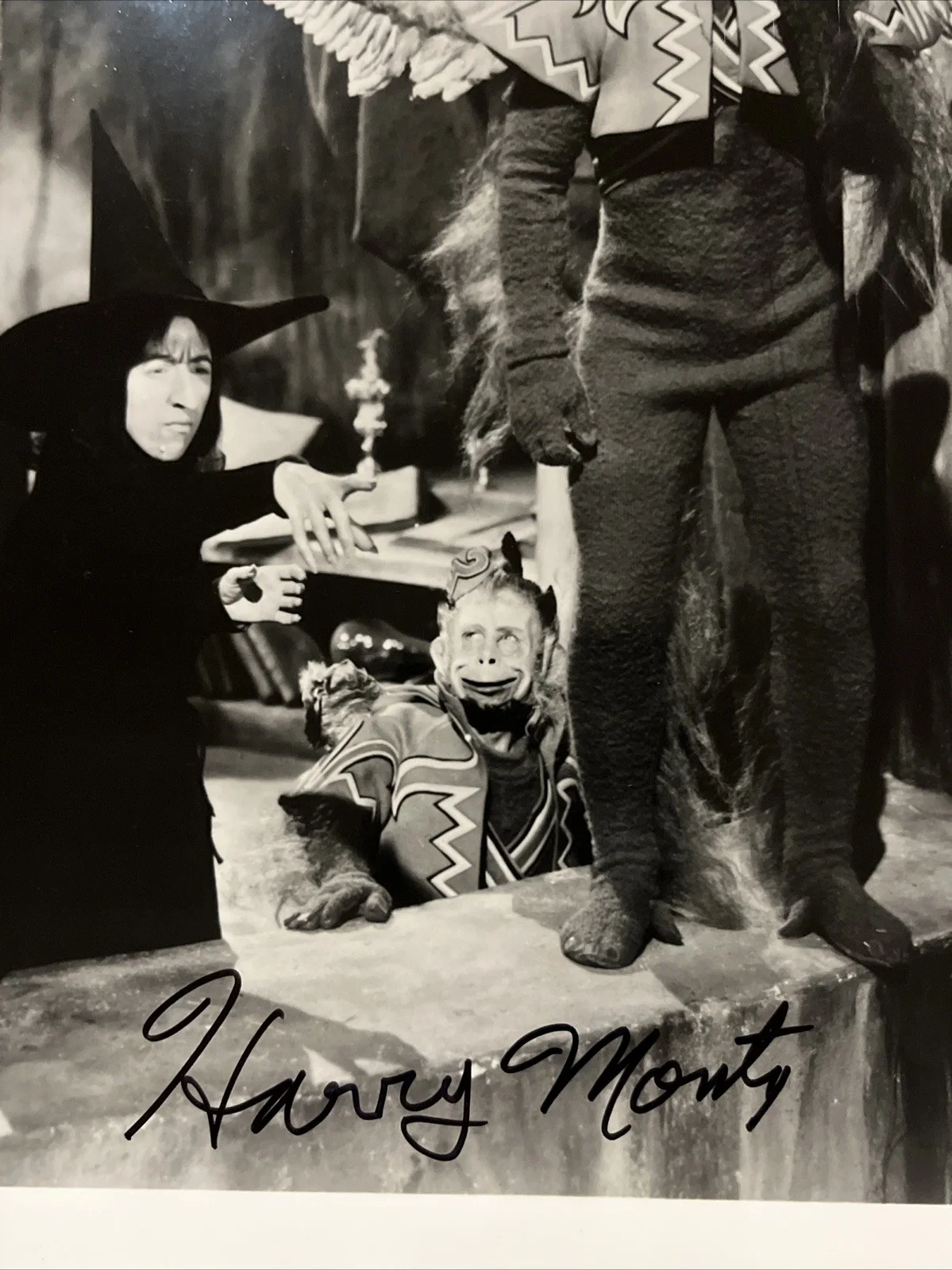 Harry Monty — Wizard Of Oz (Harry Monty) Signed Winged Monkey 8x10 B&W Photo, изображение 2