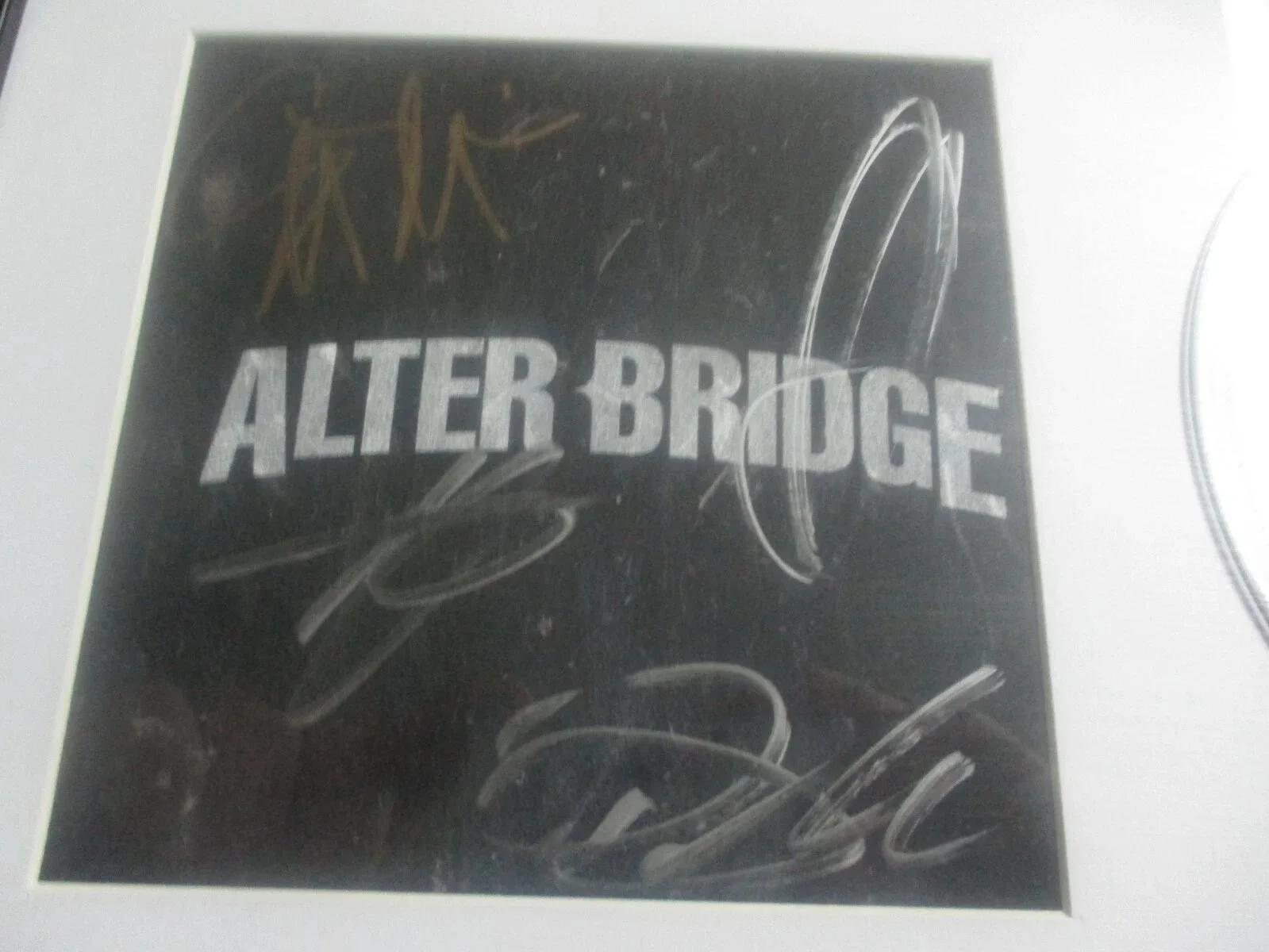ALTER BRIDGE AUTHENTIC AUTOGRAPHED/SIGNED FRAMED CD INSERT CARD BY ENTIRE BAND, image 2